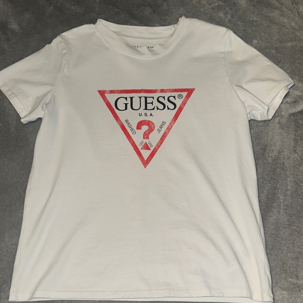 Guess Tee with Red Triangle Logo never worn new without tags